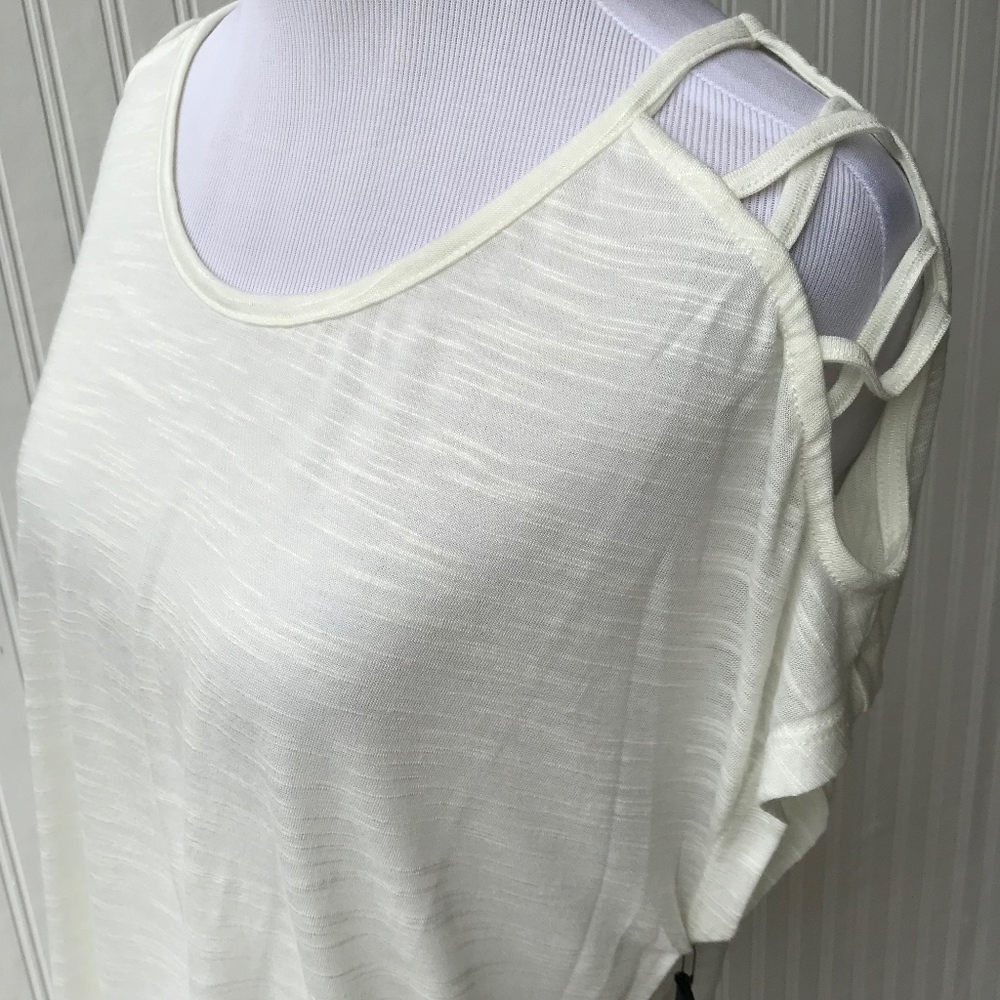 Active Life Open Shoulder Cream Top Size Medium